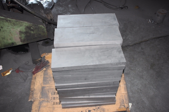 1.85 1,91 g/cm3 Densité Graphite de qualité industrielle mousse pour EDM Densité d'efficacité