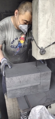 Blocs de graphite gros 100% en carbone usinés 1,75 g/cm3 Morphologie cristalline Graphite en flocons