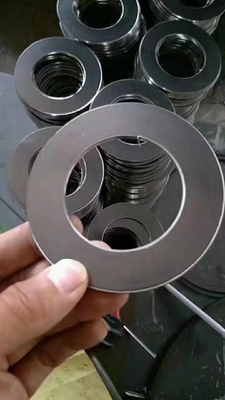 Garniture de plaie en spirale de matériau de graphite métallique personnalisé pour les applications à température