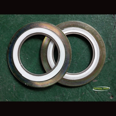Résistance à la température joints en graphite en spirale avec anneau intérieur et anneau extérieur