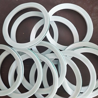 Résistance à la température joints en graphite en spirale avec anneau intérieur et anneau extérieur