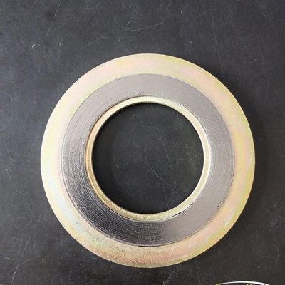 Résistance à la température joints en graphite en spirale avec anneau intérieur et anneau extérieur