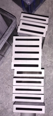Densité du moule de graphite tubulaire 1,78-1,80 pour le bloc de graphite moulé sur mesure