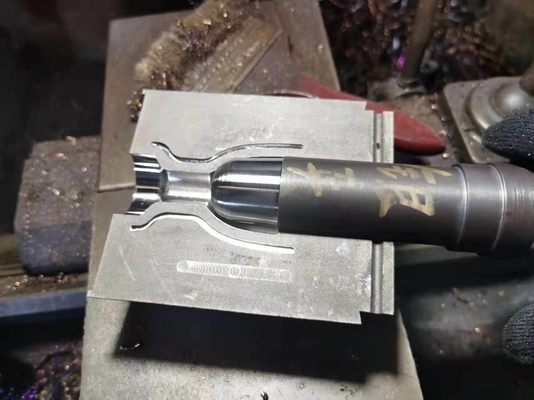 Machine automatique de forgeage à chaud pour la technologie de fabrication de plaquettes de cuivre personnalisées