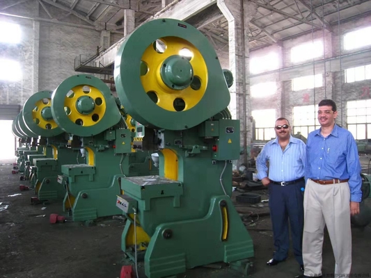 Machine automatique de forgeage à chaud pour la technologie de fabrication de plaquettes de cuivre personnalisées
