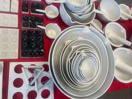 1.85 Densité en vrac Alumine céramique porcelaine argile barque crucible avec graphite en flocons