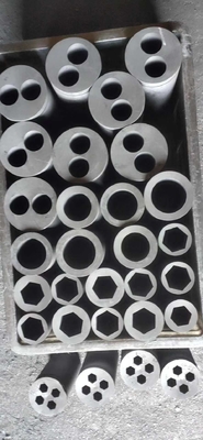 Morphologie des cristaux de graphite en flocons Moule de graphite pour la coulée continue Fil de laiton GM-404