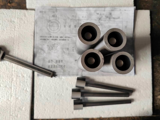 Personnalisation Densité de revêtement intérieur 1,8 g/cm3 1,85 g/cm3 Moldure de graphite pour la coulée en laiton