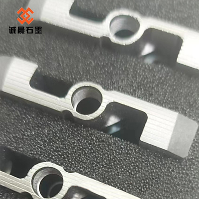 Plateforme de chauffage transversale Tube de graphite avec revêtement pyrolytique et morphologie des flocons