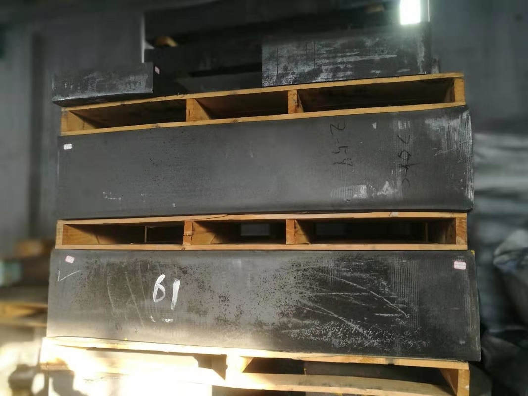EDM Bloc de graphite 1.85 1.91g/cm3 à haute densité basse cendre et taille de grain 8-10 microns
