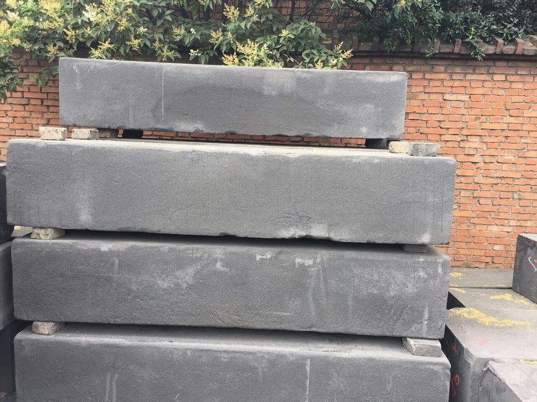 Bloc de graphite moulé à la façon de la forme 100% densité de carbone 1,80g pour diverses applications