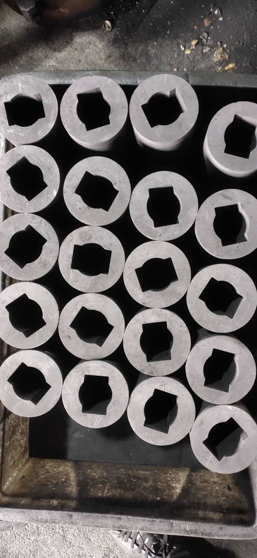 7-10 Ohm Résistance à l'intérieur du revêtement moule de graphite pour la coulée de laiton 1.85g/cm3 Parfait
