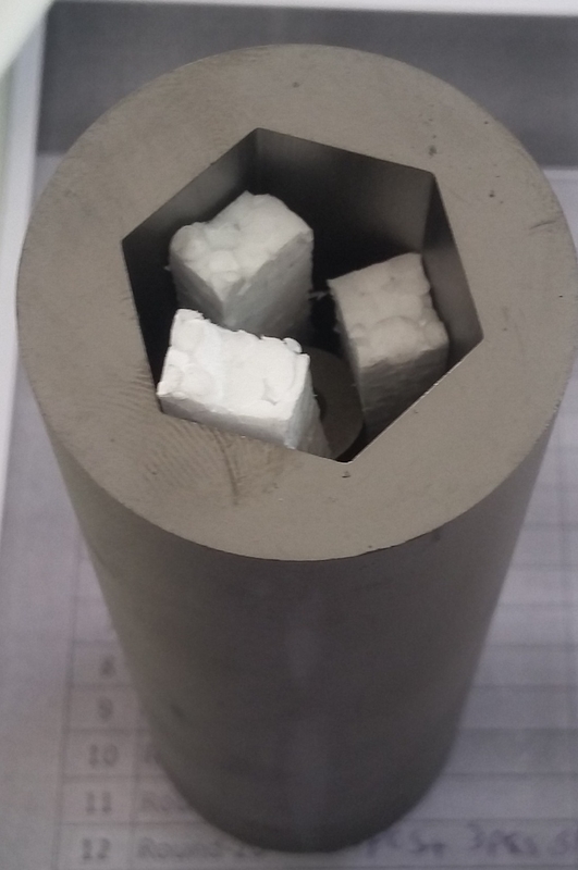 Le moule à moulage par gravité supérieure pour la coulée continue de barres de tubes de cuivre selon le dessin