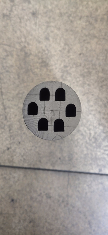 Forme de graphite ronde pour la coulée de laiton quatre six huit trous selon votre dessin