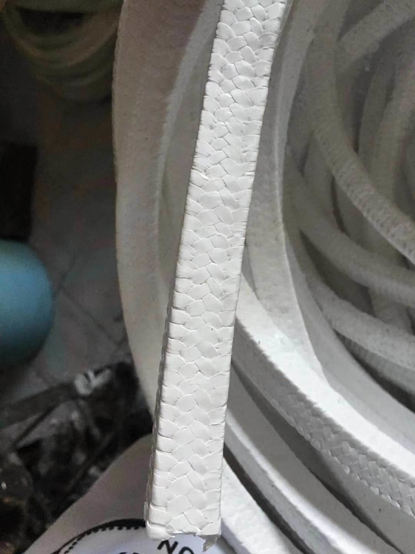 Corde d'emballage tressée en PTFE pur 100% standard pour des performances d'étanchéité personnalisées