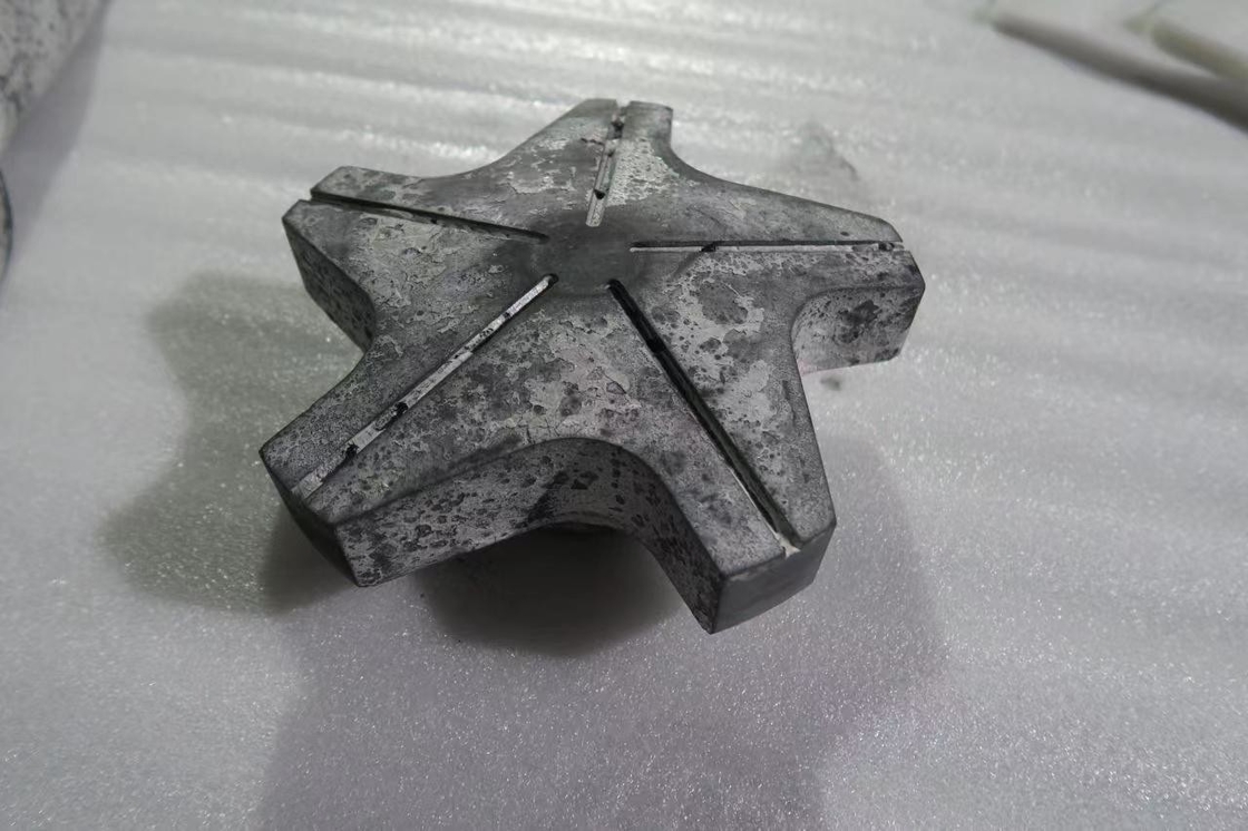 50-60 jours Longue durée de vie Traitement par oxydation de surface Rotor de graphite en flocons pour des performances