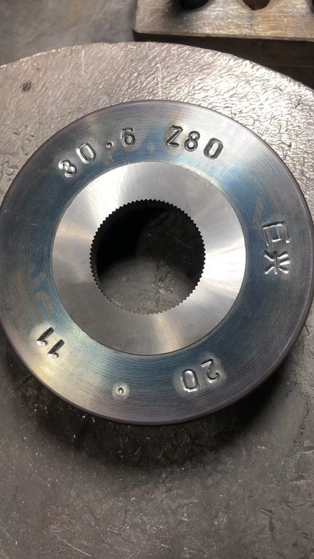 T3 différentes formes acier tungstène ronde carré engrenage hexagonal pour le pellage de la tige de laiton